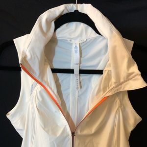 Lululemon vest jacket w/hoodie